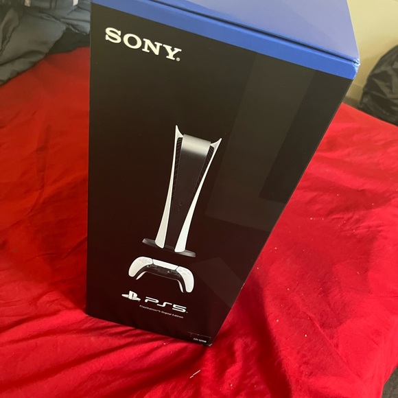 PlayStation 5 - Picture 4 of 6